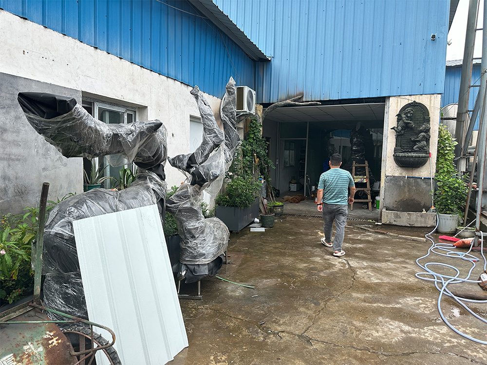 不銹鋼游樂場(chǎng)非標(biāo)滑梯雕塑件定制3.jpg